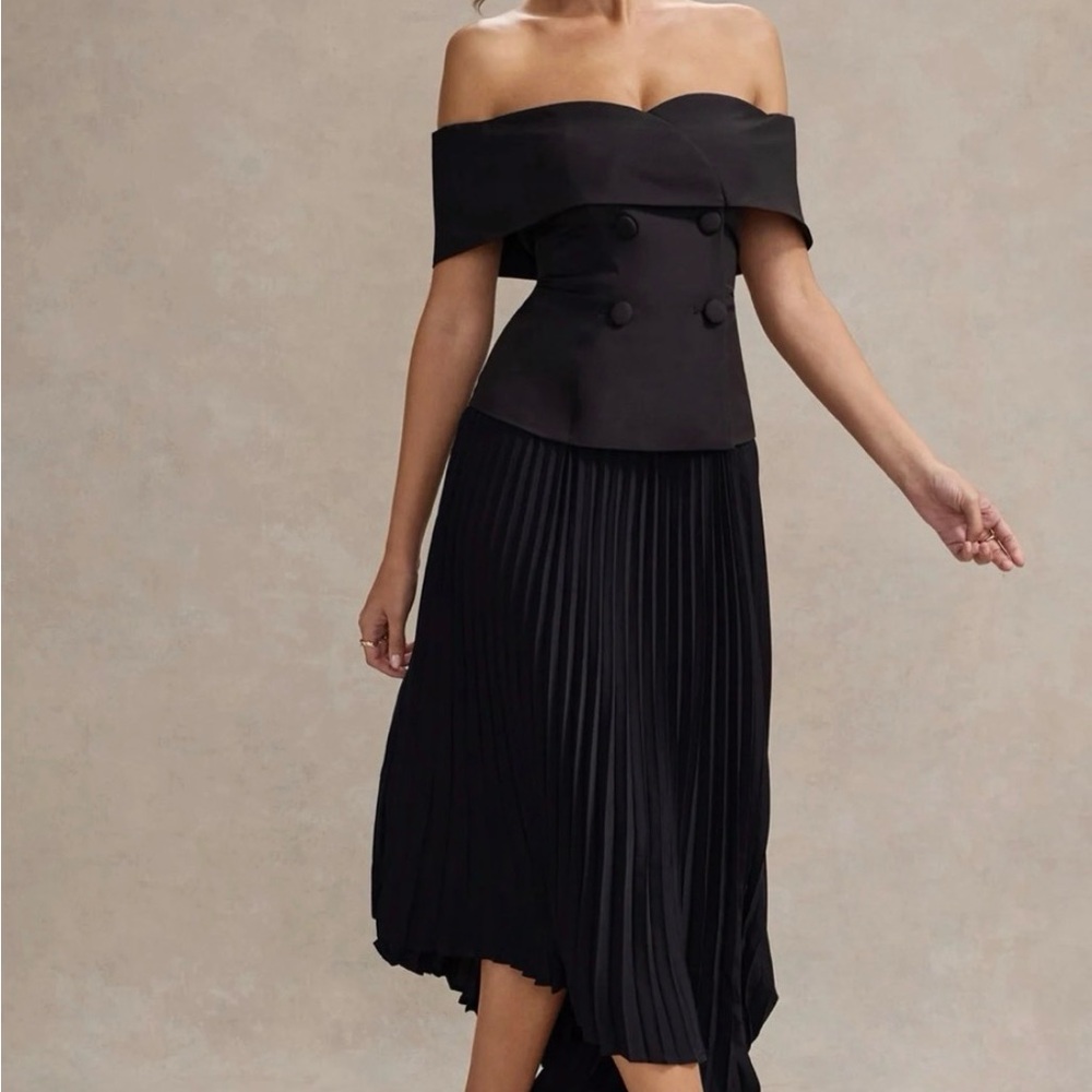 Elegant Off-Shoulder Black Midi Dress